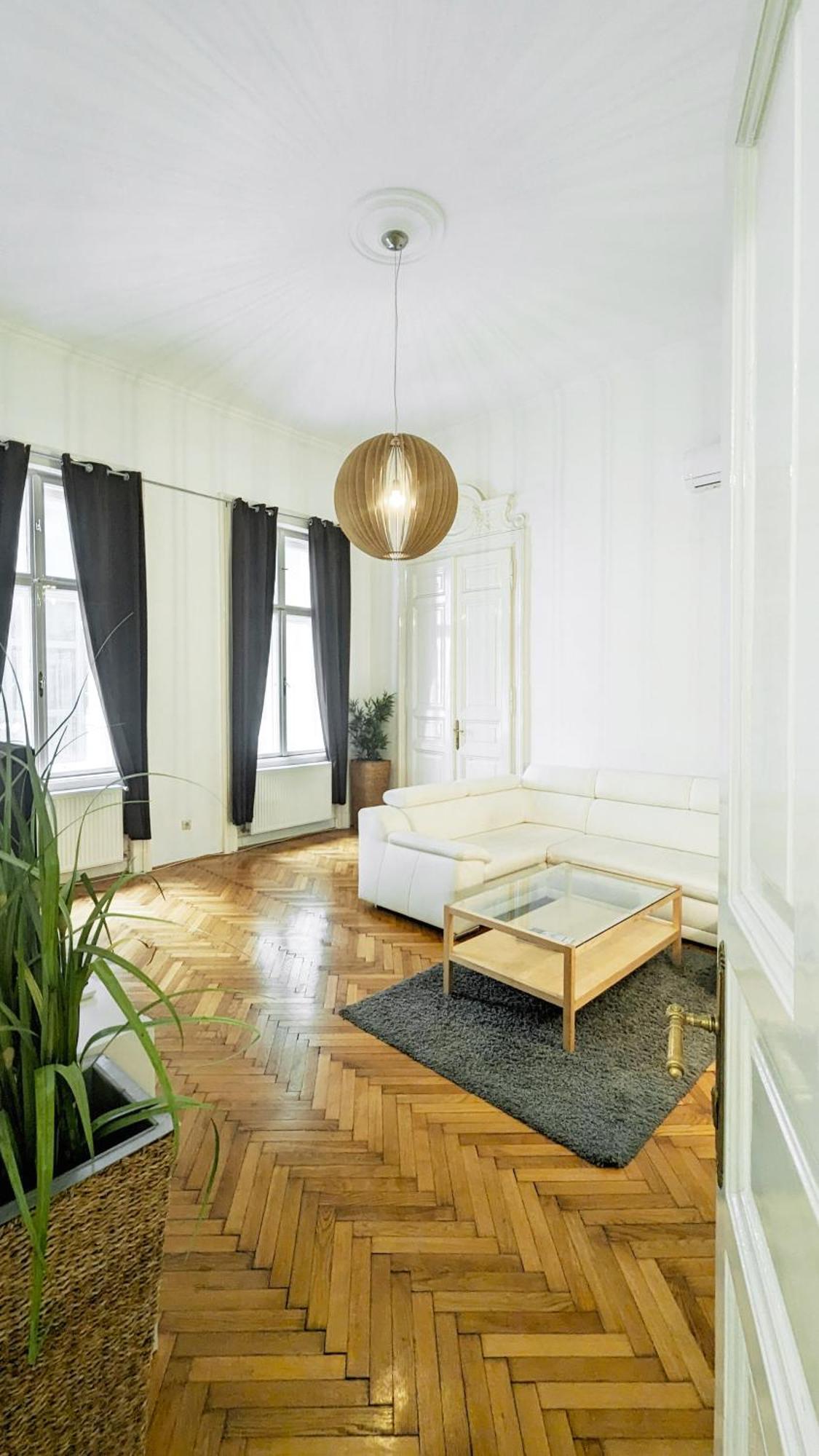 Heart Of The City, Entire Very Big Apartment Budapest Kültér fotó