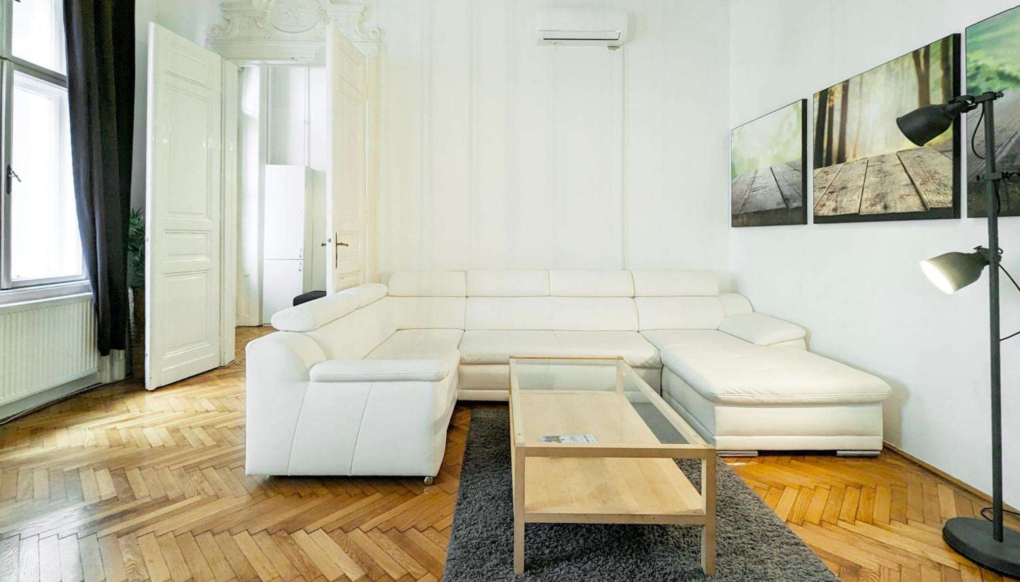 Heart Of The City, Entire Very Big Apartment Budapest Kültér fotó