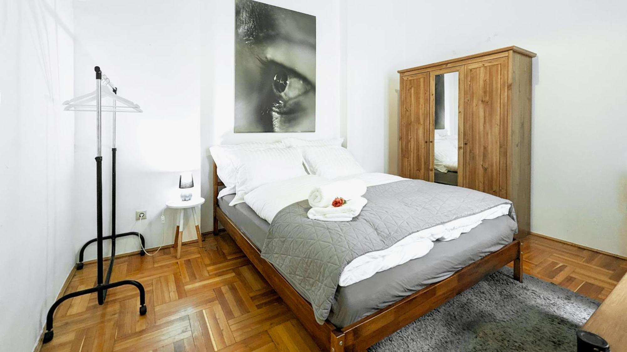 Heart Of The City, Entire Very Big Apartment Budapest Kültér fotó