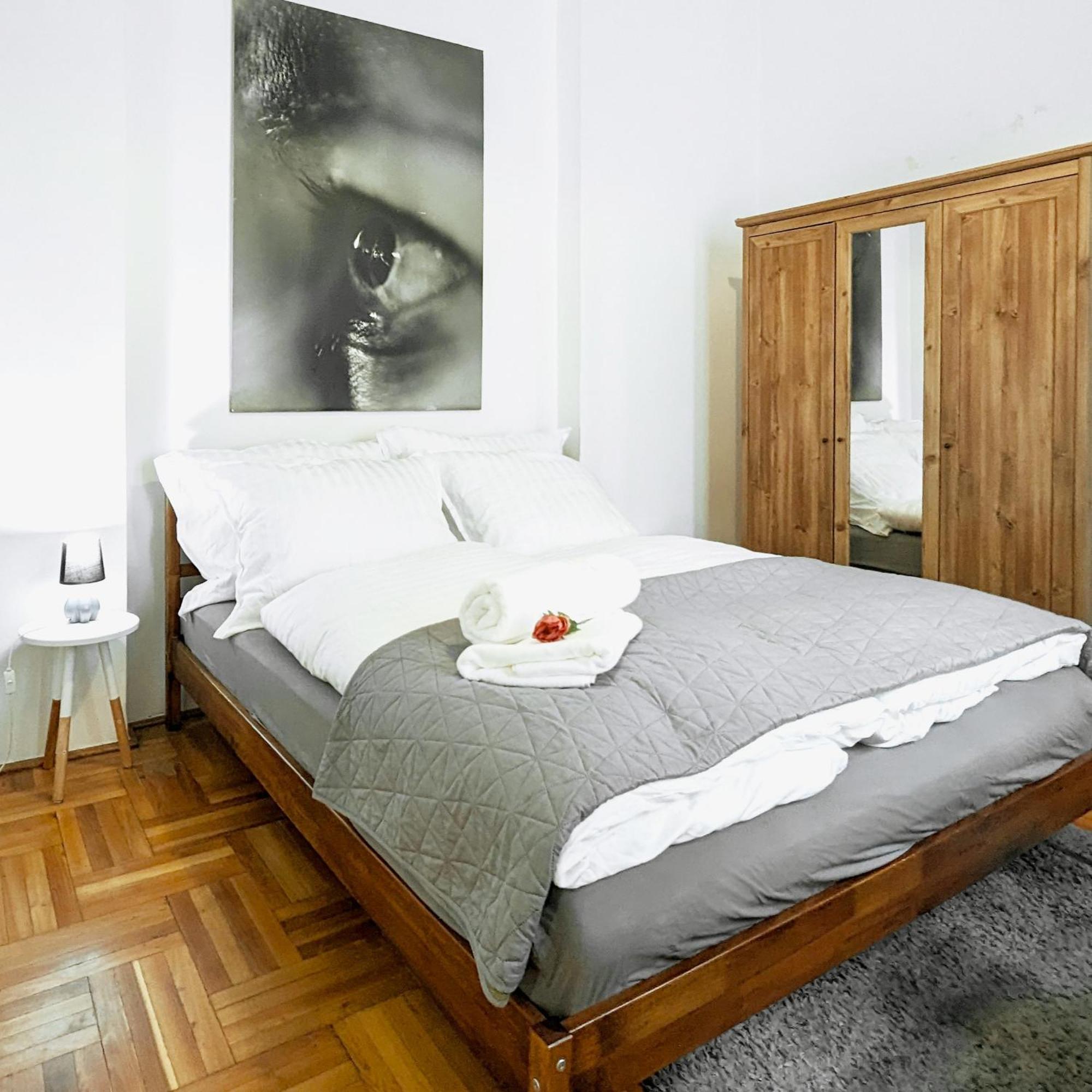 Heart Of The City, Entire Very Big Apartment Budapest Kültér fotó