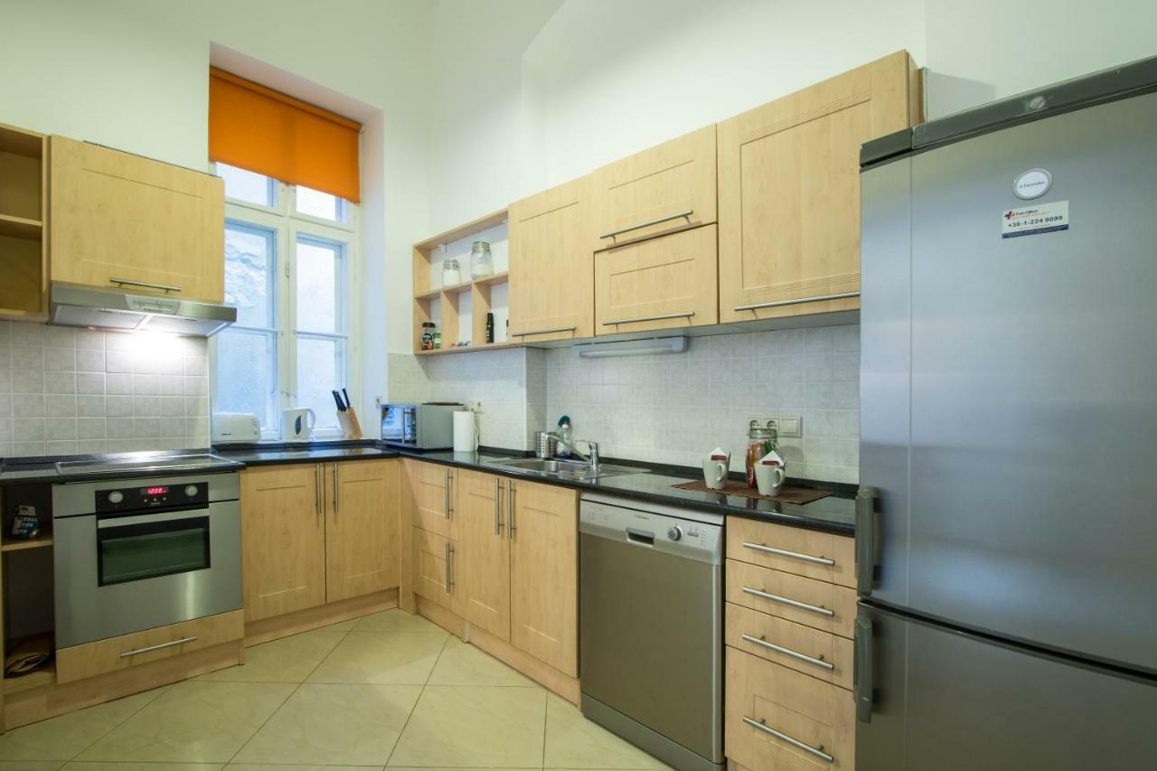 Heart Of The City, Entire Very Big Apartment Budapest Kültér fotó