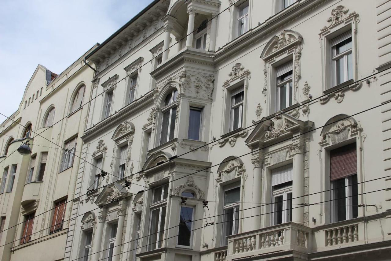 Heart Of The City, Entire Very Big Apartment Budapest Kültér fotó